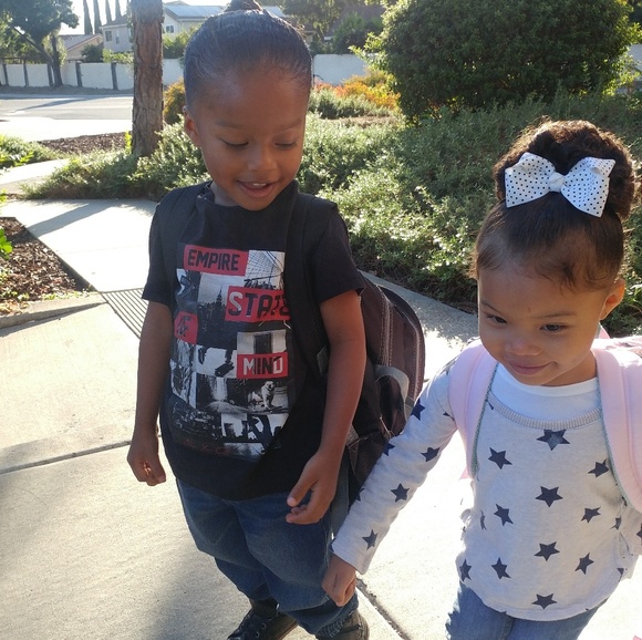 Twin mommy - Picture 6 of 8